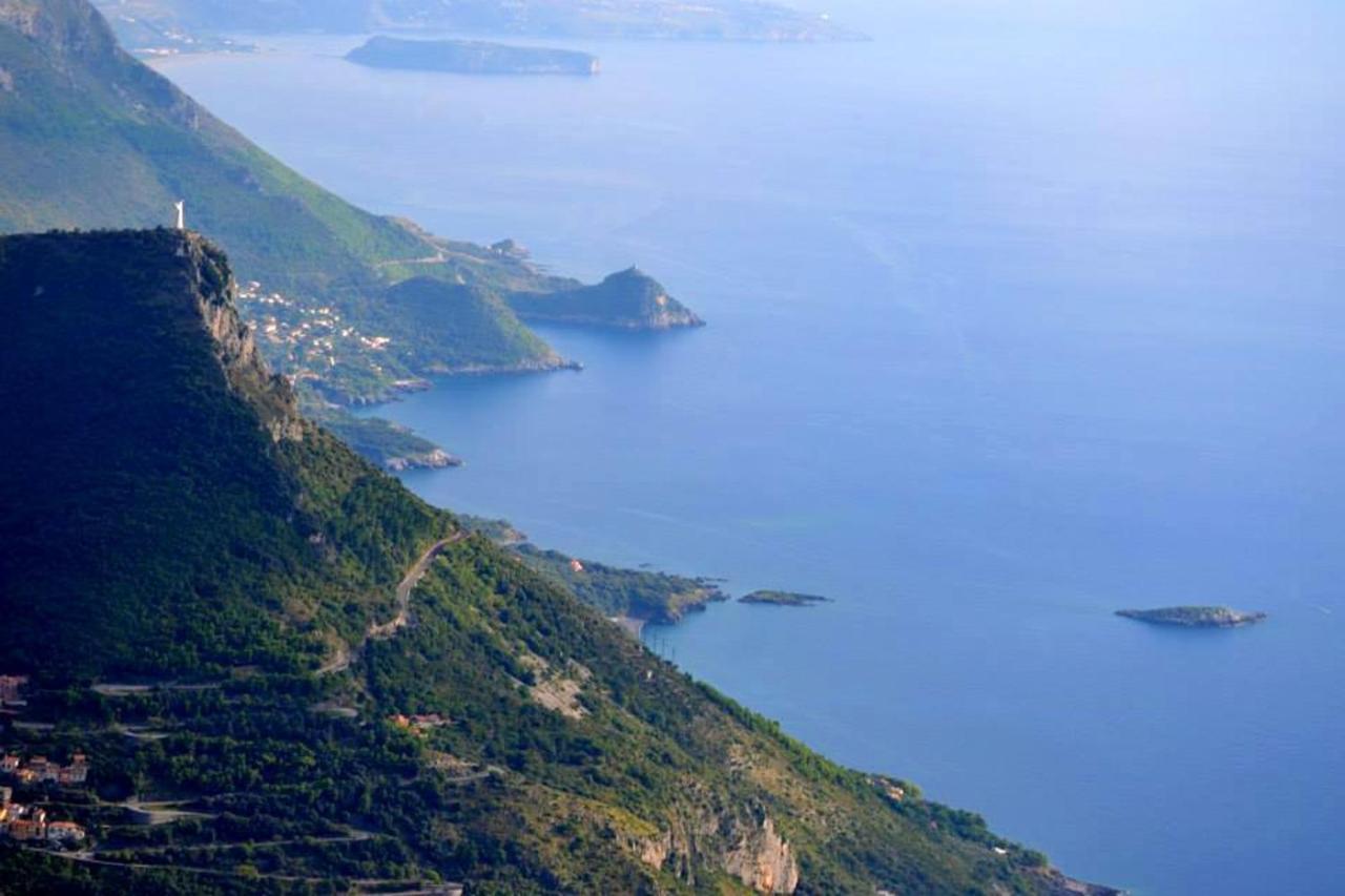 Comfortable Apartment In Maratea With Sea View 95 M² + Parking Экстерьер фото